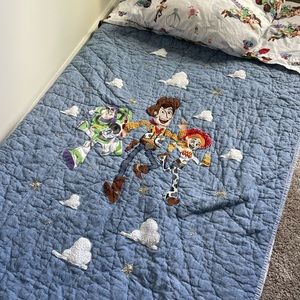 Pottery Barn Toddler Quilt and Sheet set